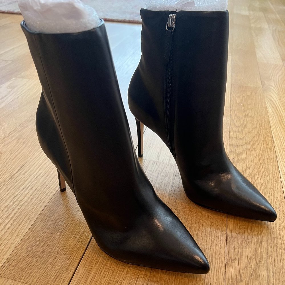 Schutz Mikki Leather Bootie - 9.5 / Black / Leather